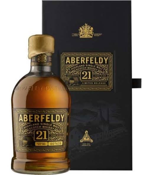 Aberfeldy 21 year old single malt Scotch whisky bottle with gold foil cap next to black luxury gift box